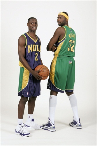 New-Orleans-Hornets-2010-2013-Mardi-Gras-Alternate-Jersey-uniform.jpg