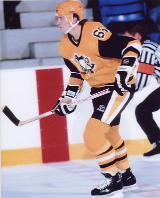 Pittsburgh-Penguins-Yellow-Jersey-1981-1